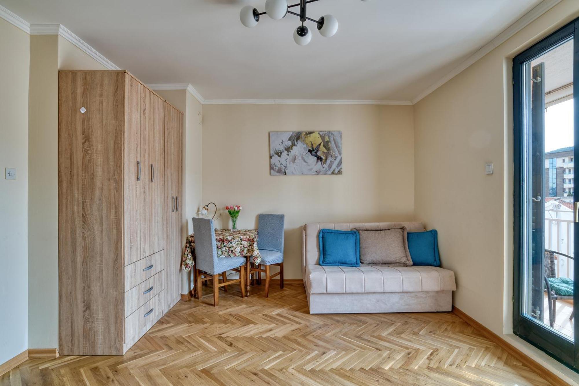 Apartment Comfort Near The